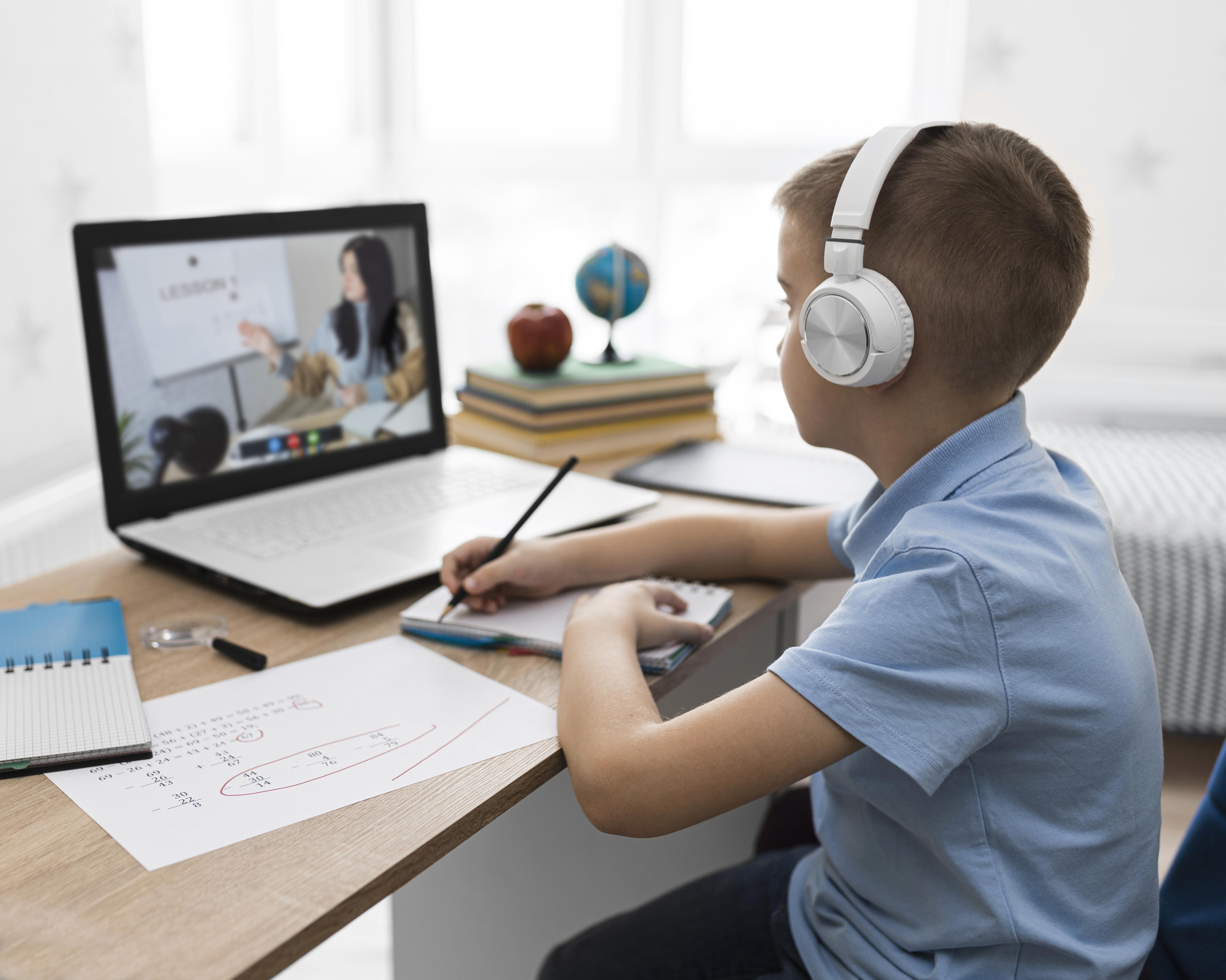 Hybrid and Blended Learning: Flexible and Inclusive Education