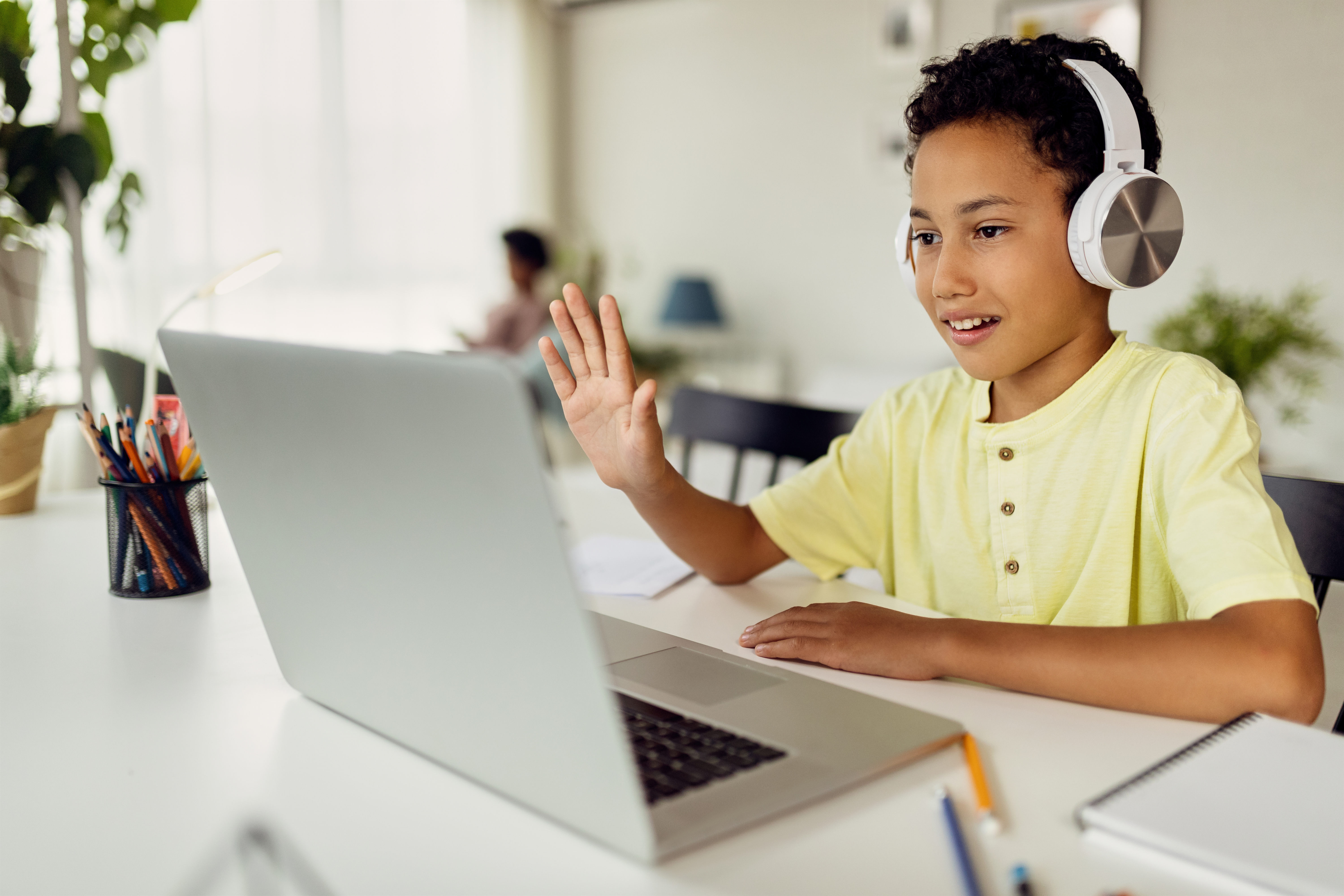 How Active-Learning Models Can Boost Emotional Well-Being in Hybrid Classrooms