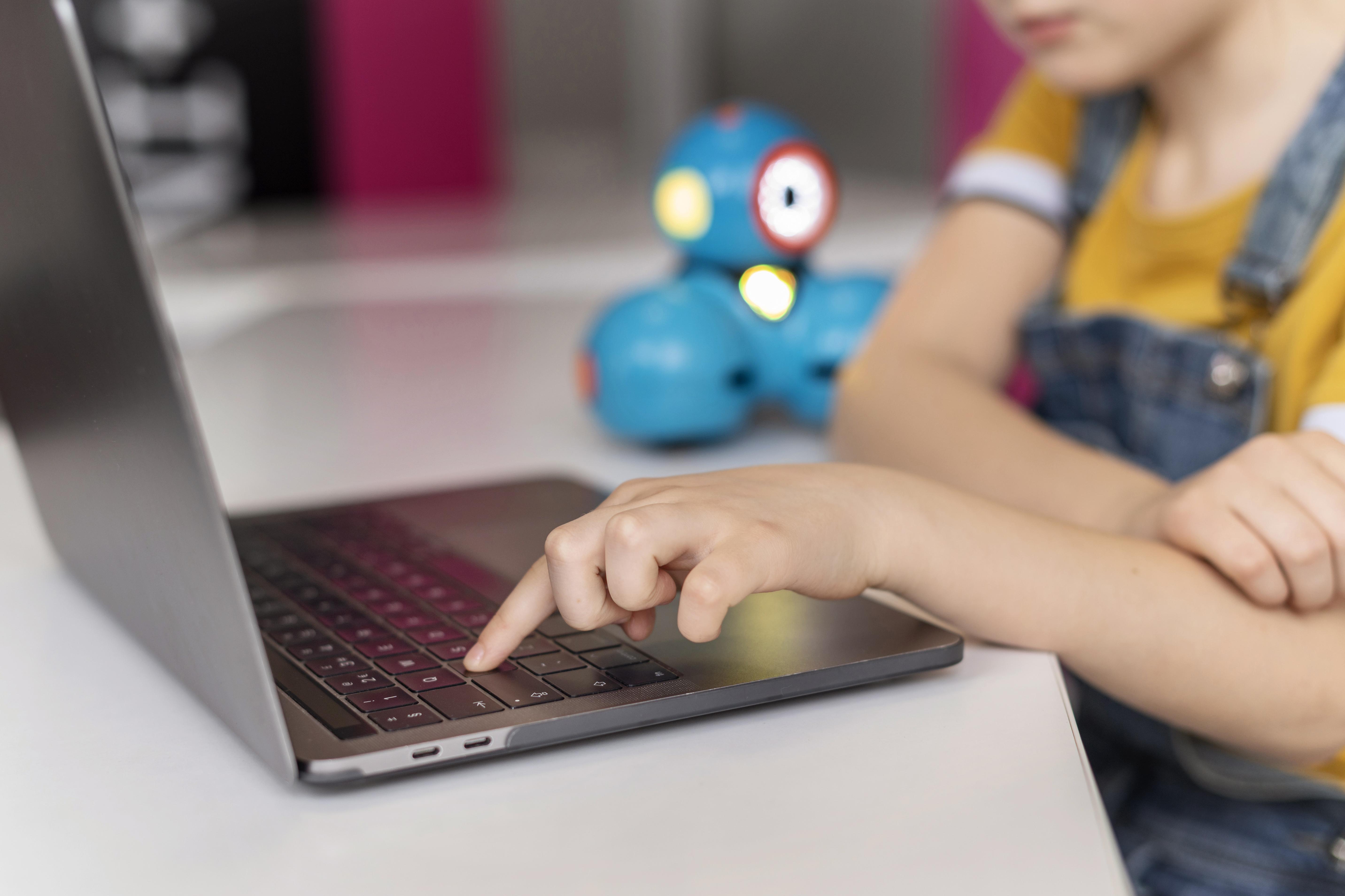 Why Chromebook in Classrooms Are the Smart Choice for Schools 